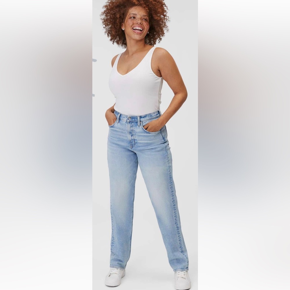 American Eagle Light Wash Straight Leg Jeans